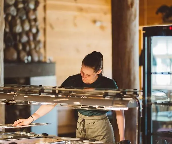 Saltdal Turistsenter Lodge Storjord